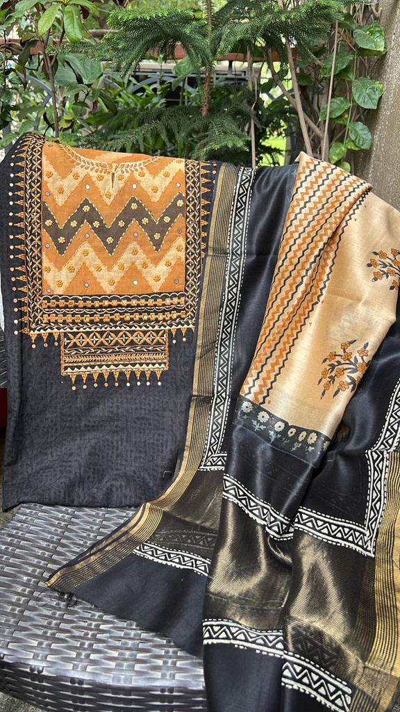  Premium Silk Dupatta Suit 4560